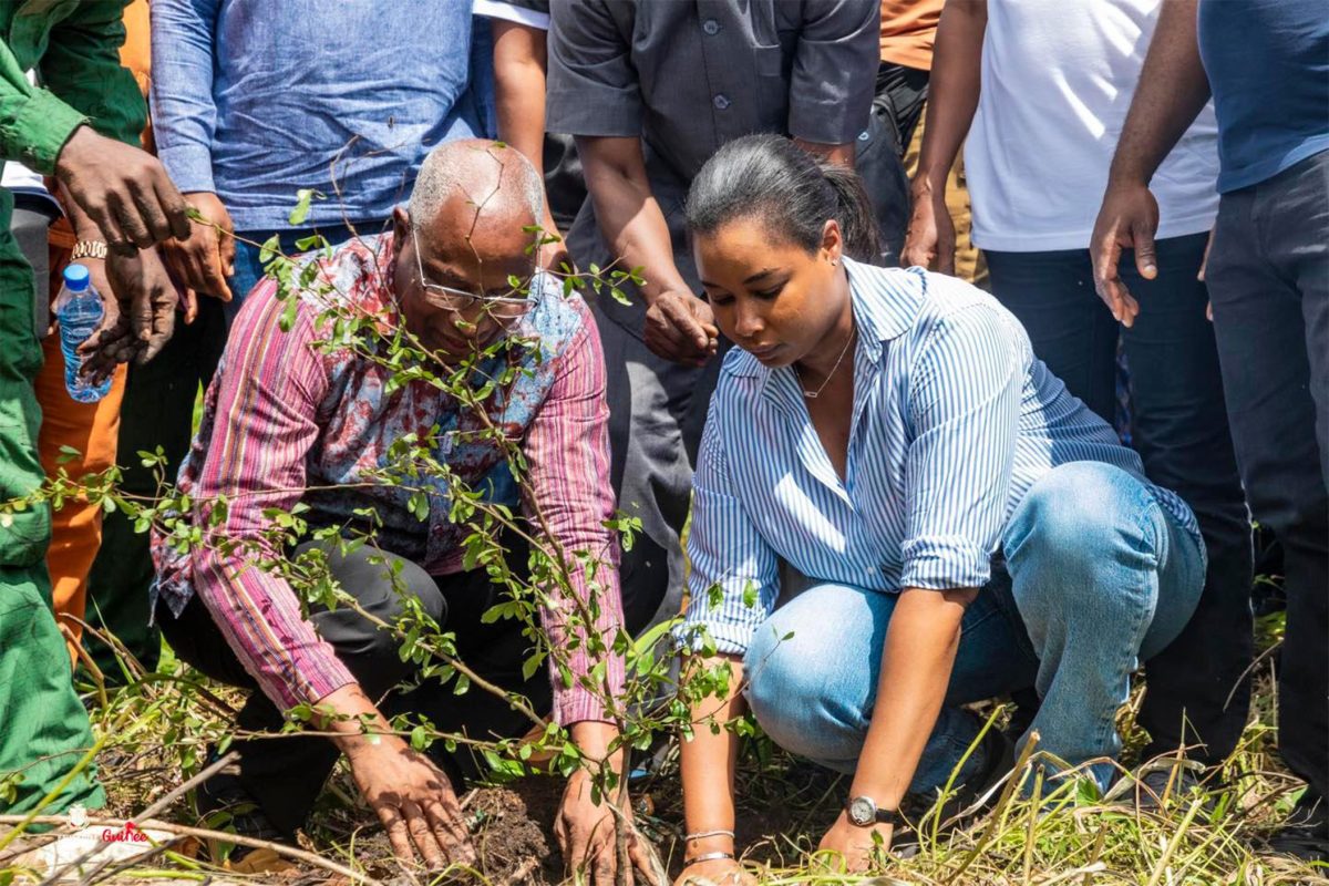 Environnement : Le premier Ministre a procédé au lancement de la troisième étape de reboisement 2024 sur le site de Kakimbo