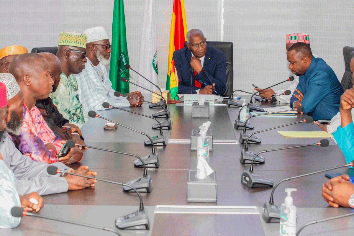LE PREMIER MINISTRE A REÇU LES DOYENS DES LOCALITÉS DE SANDAFARA, KAMBAYA ET DE KANKANFODEYA (DINGUIRAYE) 