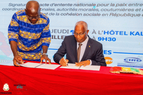 COHÉSION SOCIALE : LE PREMIER MINISTRE PRÉSIDE LA SIGNATURE DU PACTE D’ENTENTE NATIONALE