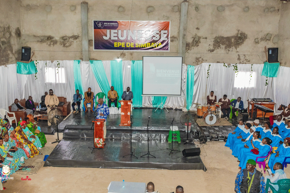 VULGARISATION DU PROJET DE CONSTITUTION : LE PREMIER MINISTRE À L’ÉGLISE PROTESTANTE ÉVANGÉLIQUE DE SIMBAYA, UN MESSAGE FORT POUR L’UNITÉ ET LA LAÏCITÉ