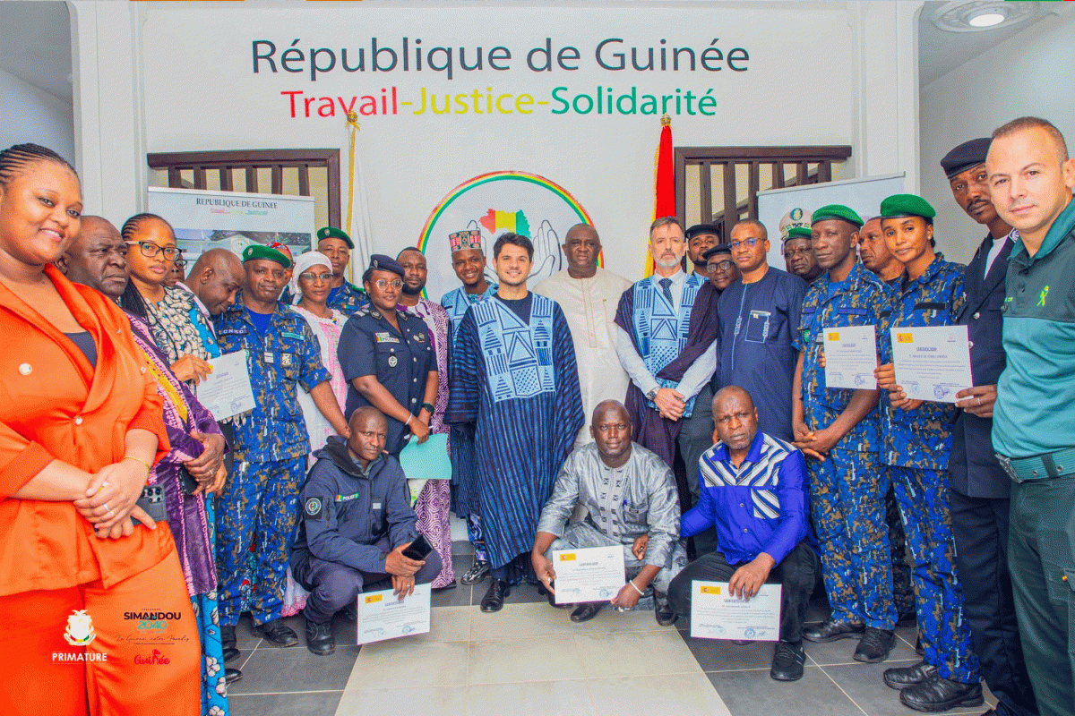 SOUS L’IMPULSION DU PREMIER MINISTRE, DES CADRES GUINÉENS FORMÉS À LA LANGUE ET À LA CULTURE ESPAGNOLES
