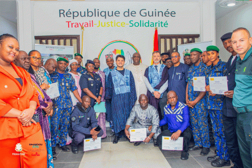 SOUS L’IMPULSION DU PREMIER MINISTRE, DES CADRES GUINÉENS FORMÉS À LA LANGUE ET À LA CULTURE ESPAGNOLES