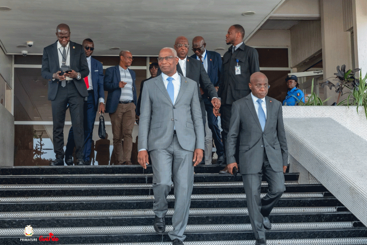LE PREMIER MINISTRE AMADOU OURY BAH REPRÉSENTE LE CHEF DE L’ÉTAT AUX FESTIVITÉS DU 65E ANNIVERSAIRE DE L’INDÉPENDANCE DE LA CÔTE D’IVOIRE
