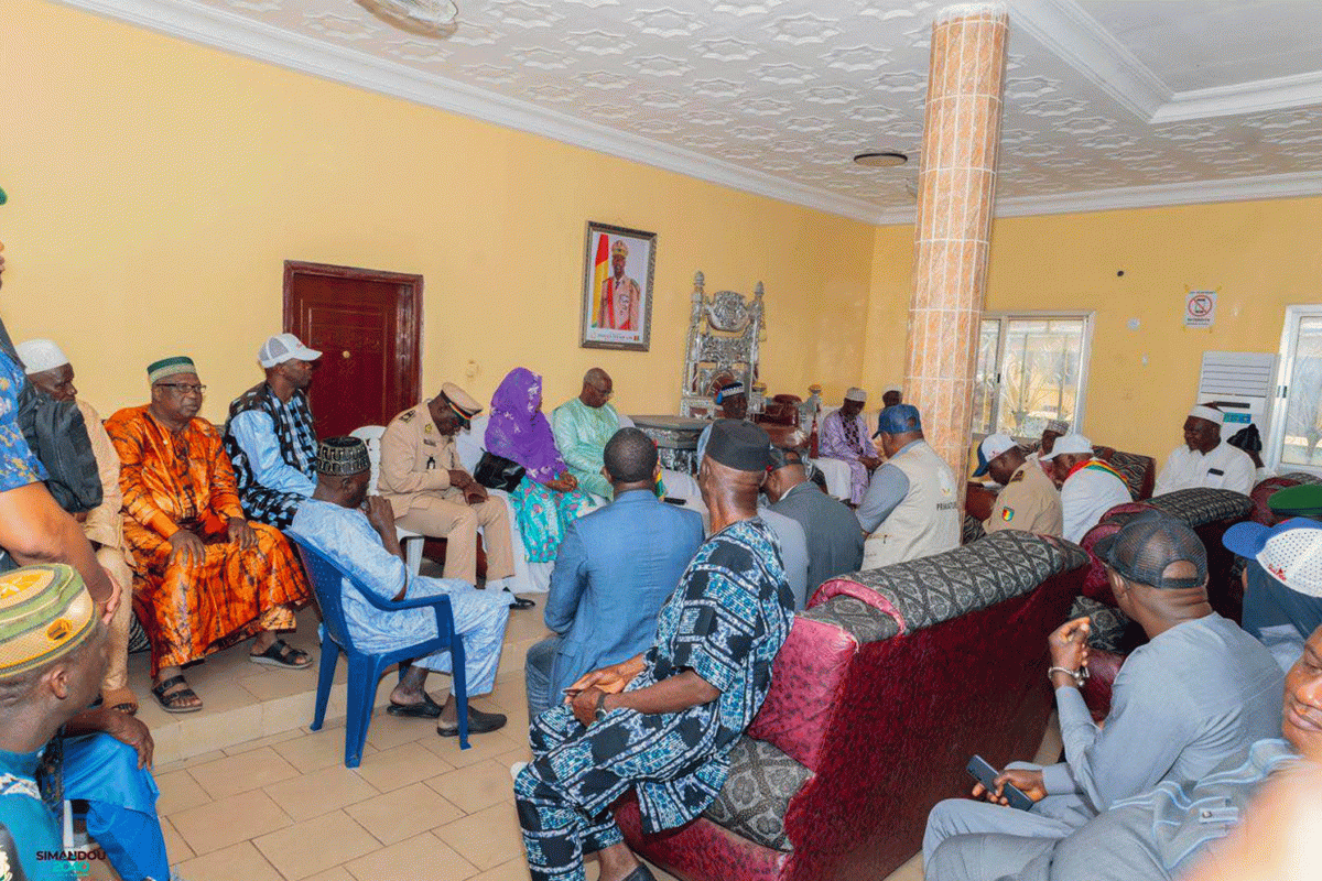 KINDIA : LE PREMIER MINISTRE APPELLE LES FEMMES À RETIRER LEURS CARTES D’ÉLECTEURS