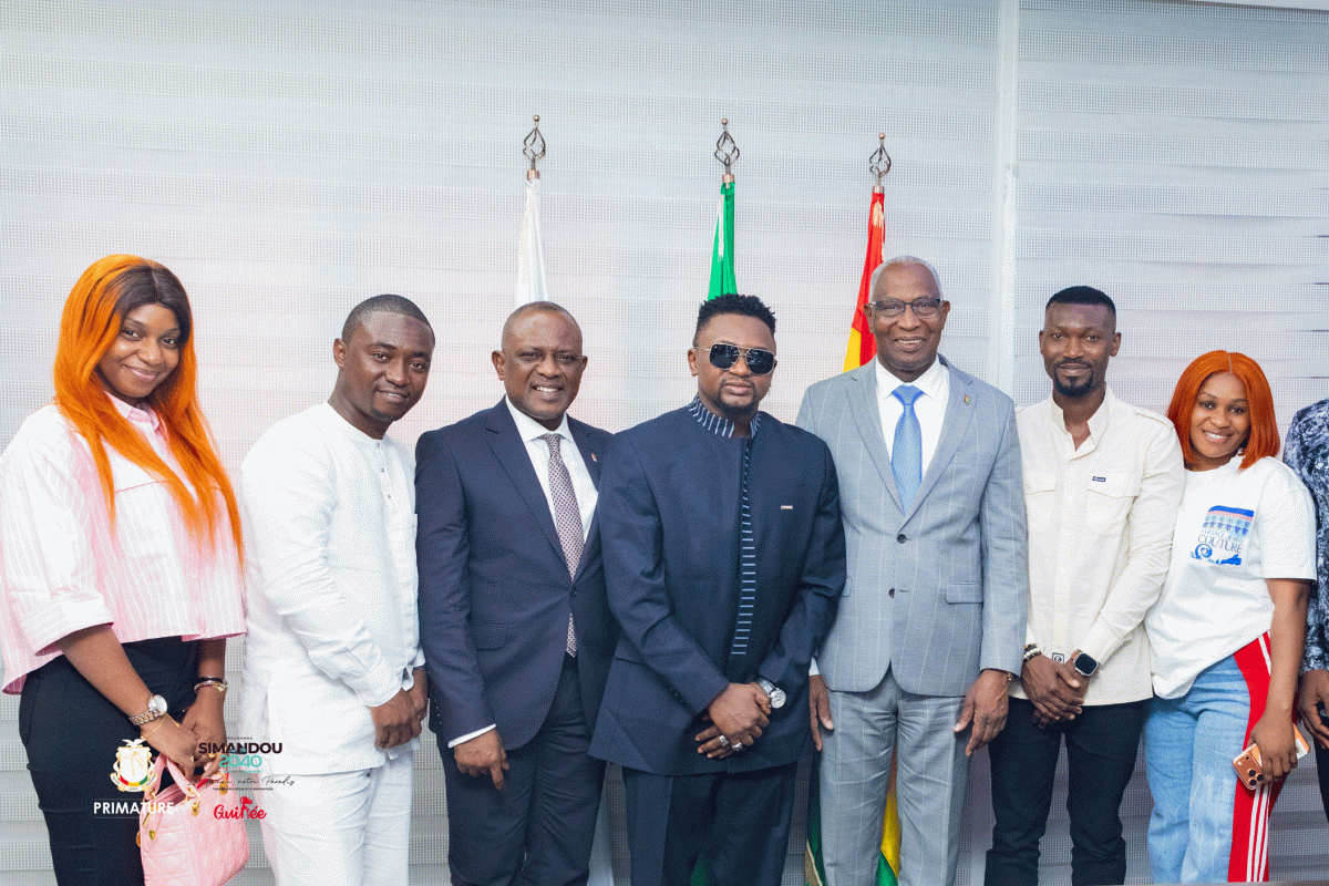 CULTURE : L’ARTISTE CULTURE : L’ARTISTE AZAYA REÇU PAR LE PREMIER MINISTRE AVANT SON CONCERT À L’ARENA DE PARISAZAYA REÇU PAR LE PREMIER MINISTRE AVANT SON CONCERT À L’ARENA DE PARIS