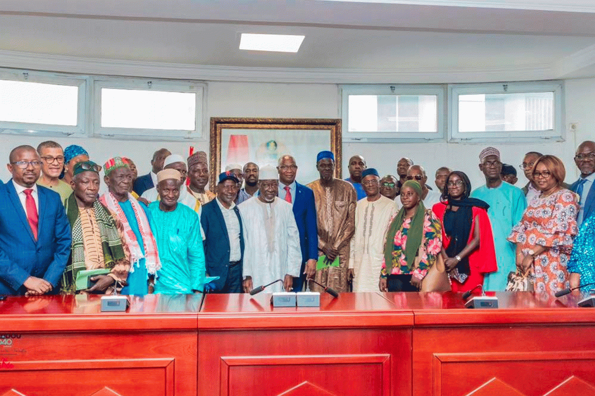 YAAKITORDE ARANERE : LARAL BOKE NGAL HEYƊINTINII TABITAL MUN NGAL E HOOLAARE MUN NDEN E ARDIIƊO HAWTAANDI NDIN