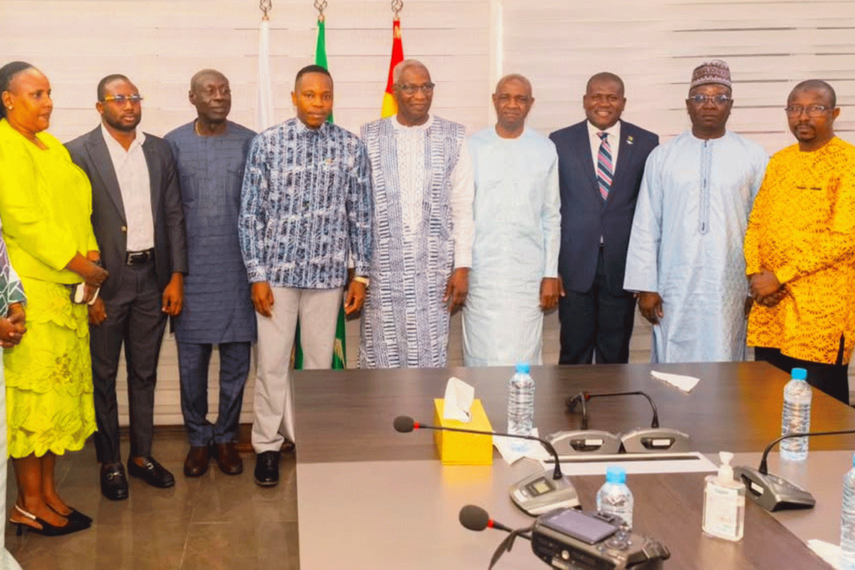 LA SIERRA LEONE VEUT S’INSPIRER DE L’EXPERIENCE GUINEENNE A TRAVERS SIMANDOU 2040 ET SMART AFRICA.