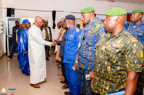 JASUGOL KANNE KA OOGIRDE E KIWAL HUNNDAARI NDIN : ARDIIƊO YAAKITORAAƁE ƁEN NO SEENII SIGIRI.