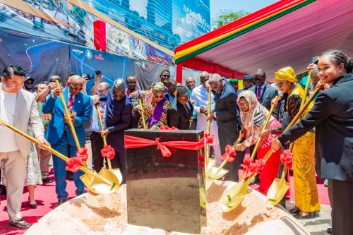 LE PREMIER MINISTRE PRÉSIDE LA CÉRÉMONIE DE POSE DE LA PREMIÈRE PIERRE D’UN AMBITIEUX COMPLEXE CINÉMATOGRAPHIQUE