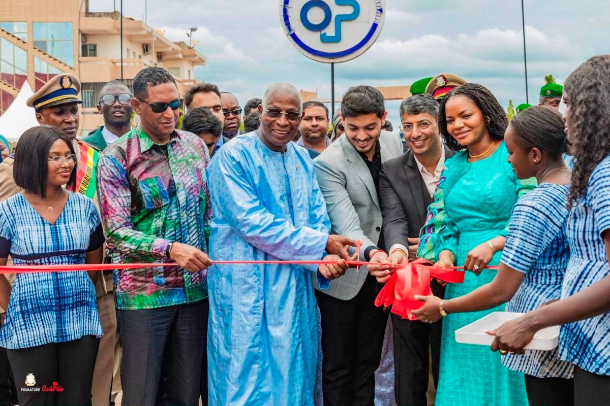 APRÈS MAFÉRINYAH ET MANÉAH, LE PREMIER MINISTRE INAUGURE LE COMPLEXE PHARMACEUTIQUE ODHAV PHARMA À GBÉRÉYIRÉ